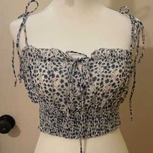 Princess Polly Blue And White Floral Cropped Tank Top Size: 4
